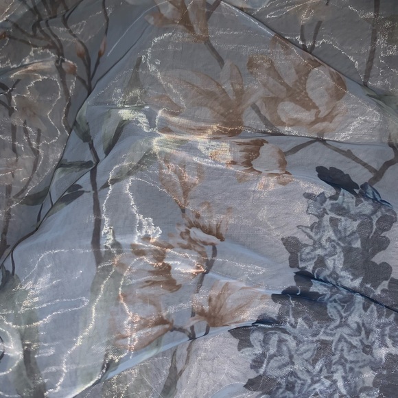 Pretty little thing sheer floral corset blouse - Picture 6 of 6